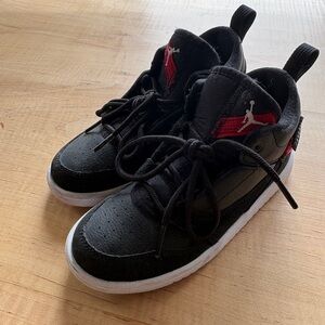 Jordan fadeaway Nike Kids Black and Red Sneakers